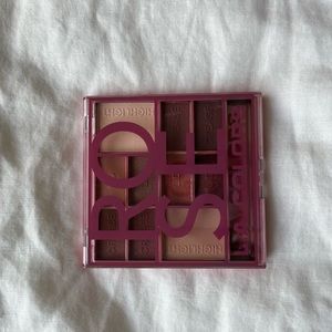 la colors rose full eyeshadow pallet 
never used